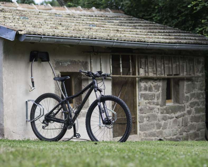 Marc ALBRECHT Local vélos Gîte la Loge du Pic Noir