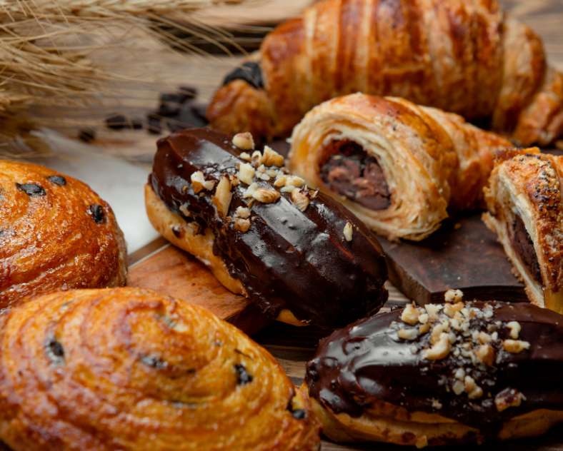 Image de KamranAydinov sur Freepik Salon de thé Antoni