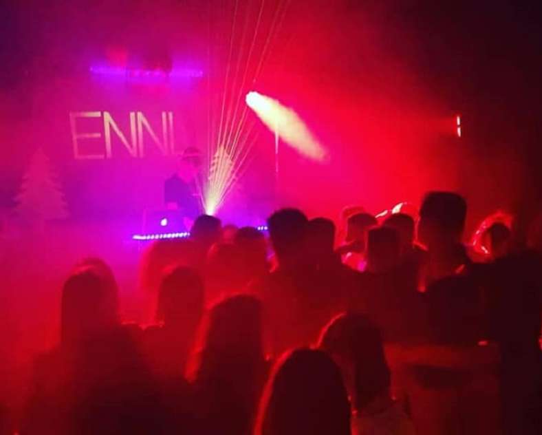 Domino's Bar Domino's bar