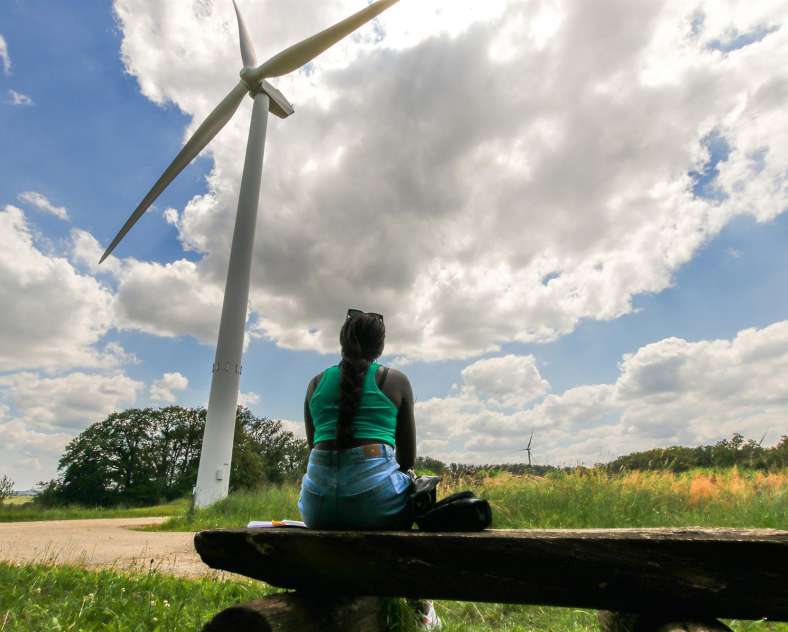 CTurpin_SarregueminesTourisme  Au pied des Éoliennes
