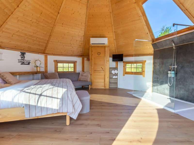 Emmanuel Bounachada Lovely Kotas