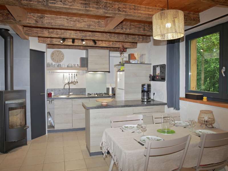 Bernadette Fischer Gîte atypique au bord de l'eau