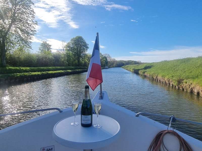 Juszczak et Ferry Hébergement insolite - Pénichette Waltenheim