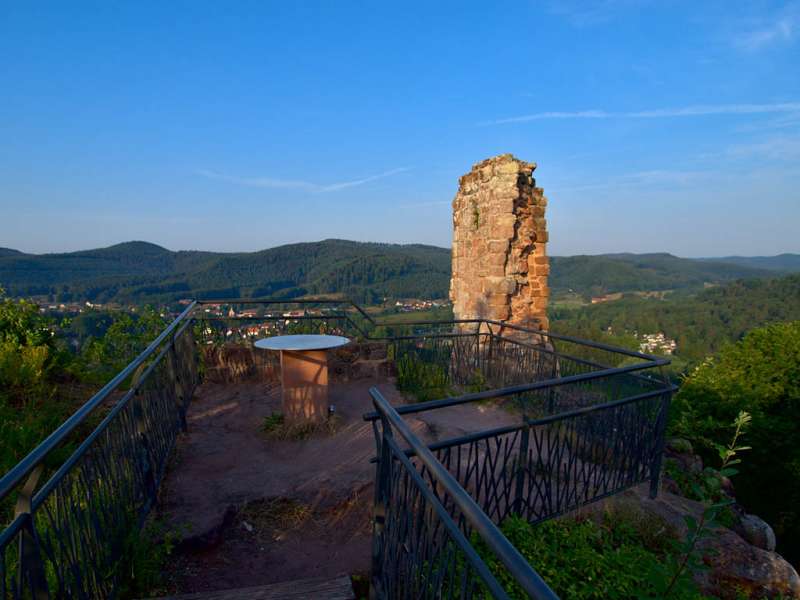 AUTOUR DU CHÂTEAU DE RAMSTEIN