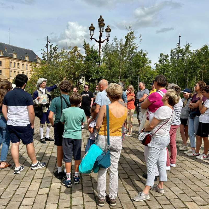 Échappées Temporelles Visite insolite en costume - Metz la Royale