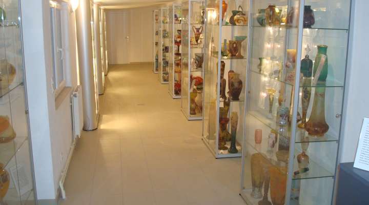 MUSEUM OF ENAMELS AND GLASS ART